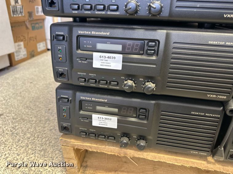 image for item ER8911 (66) Vertex radios