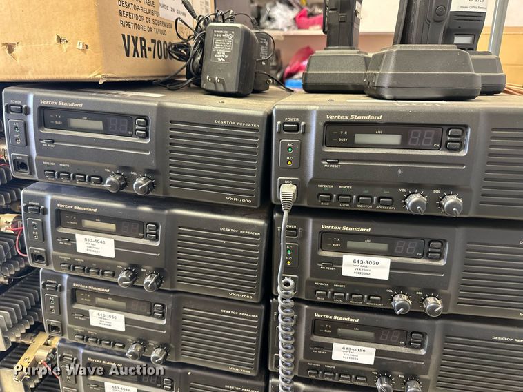 image for item ER8911 (66) Vertex radios