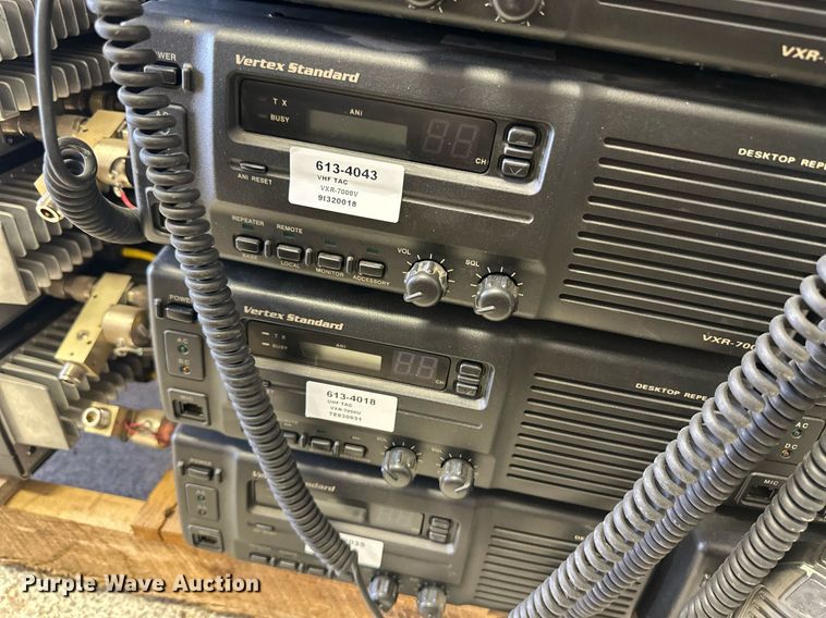 image for item ER8911 (66) Vertex radios