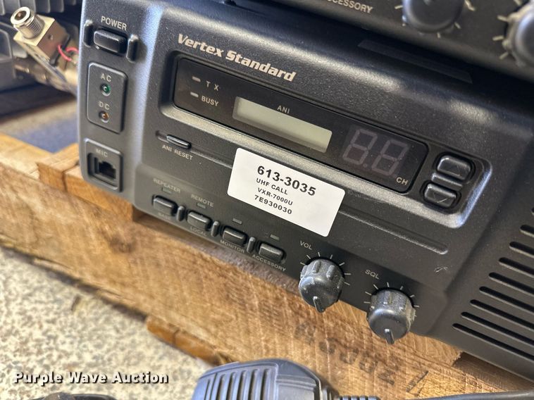 image for item ER8911 (66) Vertex radios