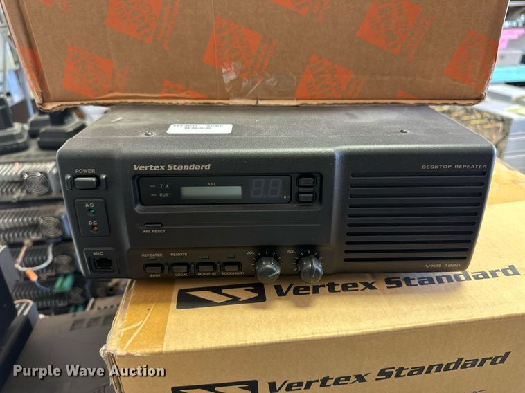 image for item ER8911 (66) Vertex radios