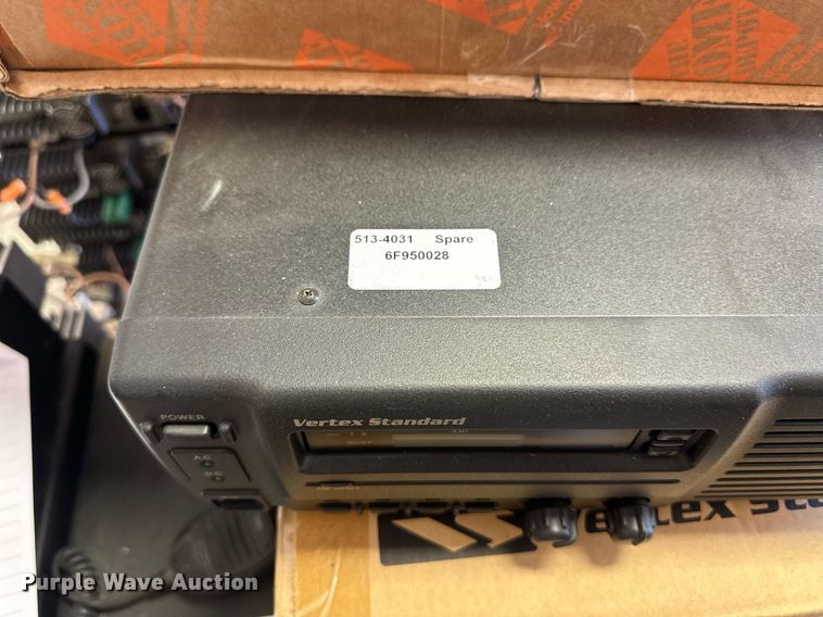 image for item ER8911 (66) Vertex radios