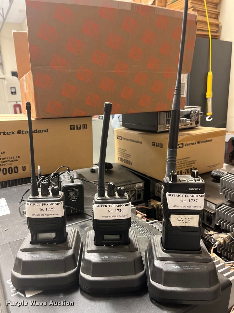 image for item ER8911 (66) Vertex radios