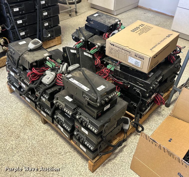 image for item ER8912 (31) Vertex VX-6000LB radios