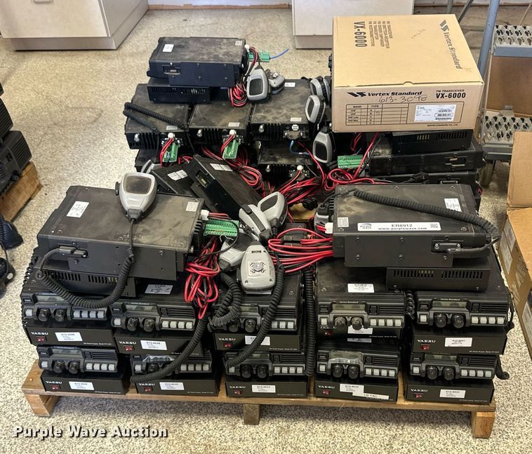 image for item ER8912 (31) Vertex VX-6000LB radios