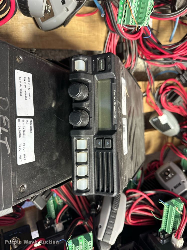 image for item ER8912 (31) Vertex VX-6000LB radios