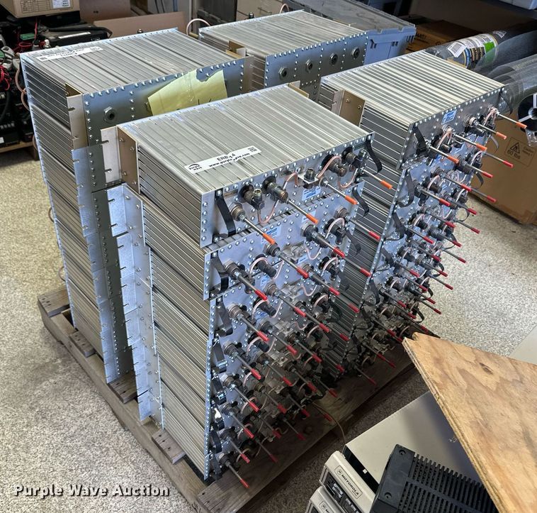 image for item ER8914 (15) Sinclair Q3220E UHF duplexers 