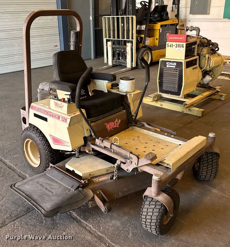 image for item NN9673 2014 Grasshopper 126 ZTR lawn mower