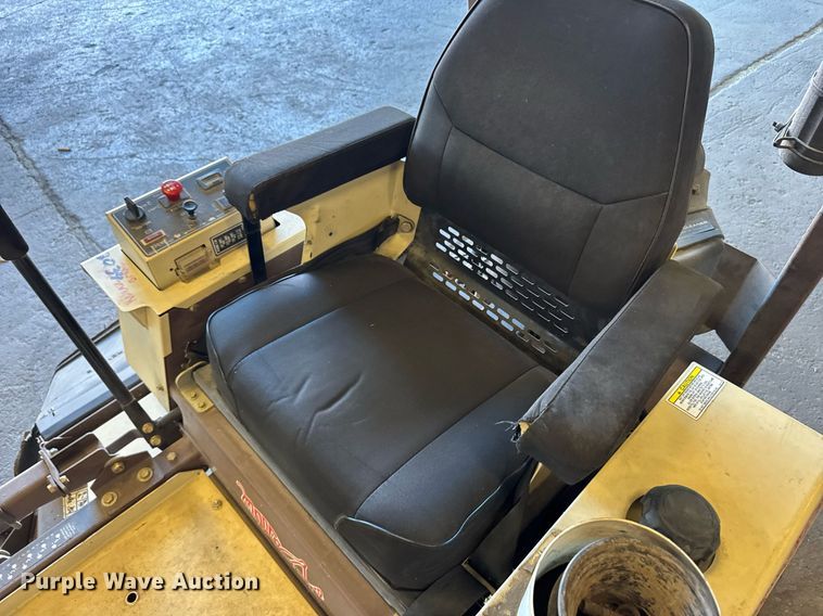 image for item NN9673 2014 Grasshopper 126 ZTR lawn mower