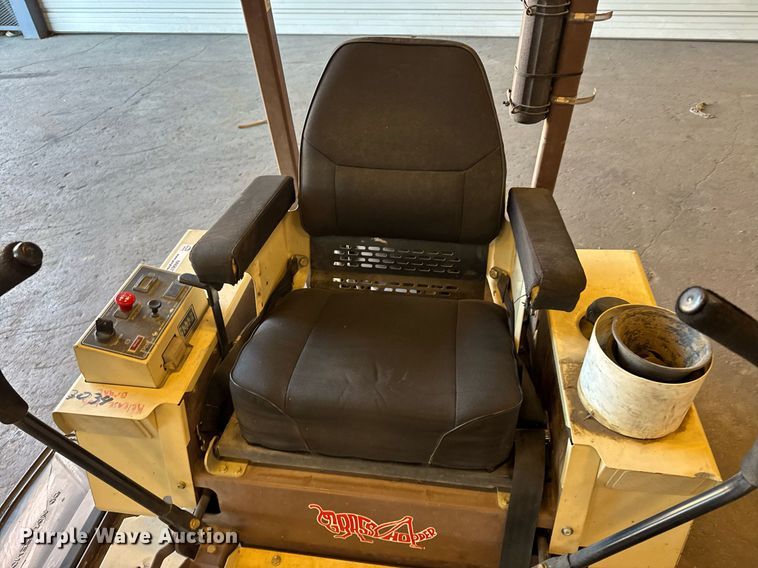 image for item NN9673 2014 Grasshopper 126 ZTR lawn mower