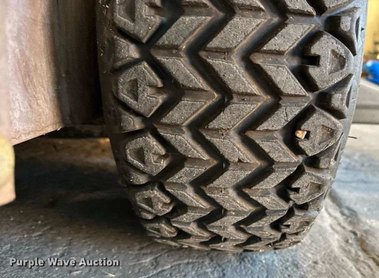 image for item NN9673 2014 Grasshopper 126 ZTR lawn mower