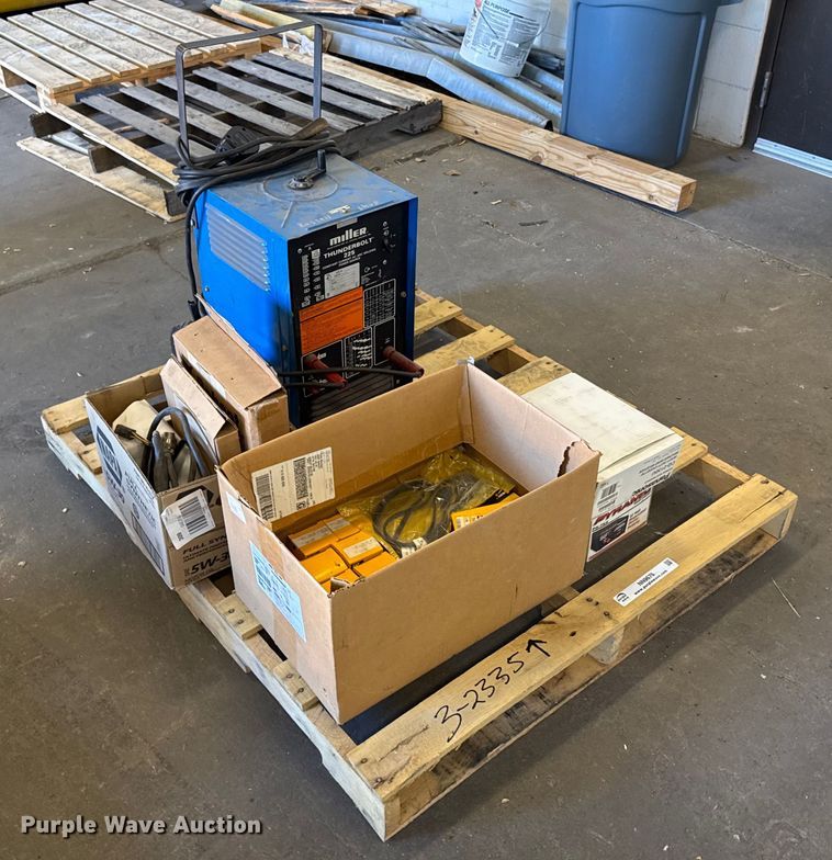 image for item NN9676 Miller Thunderbolt 225 welder