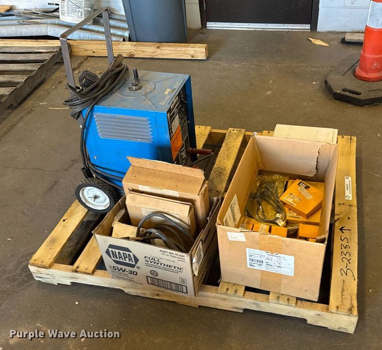 image for item NN9676 Miller Thunderbolt 225 welder