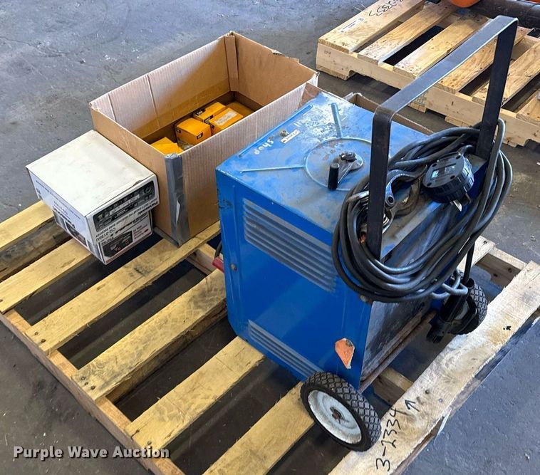 image for item NN9676 Miller Thunderbolt 225 welder