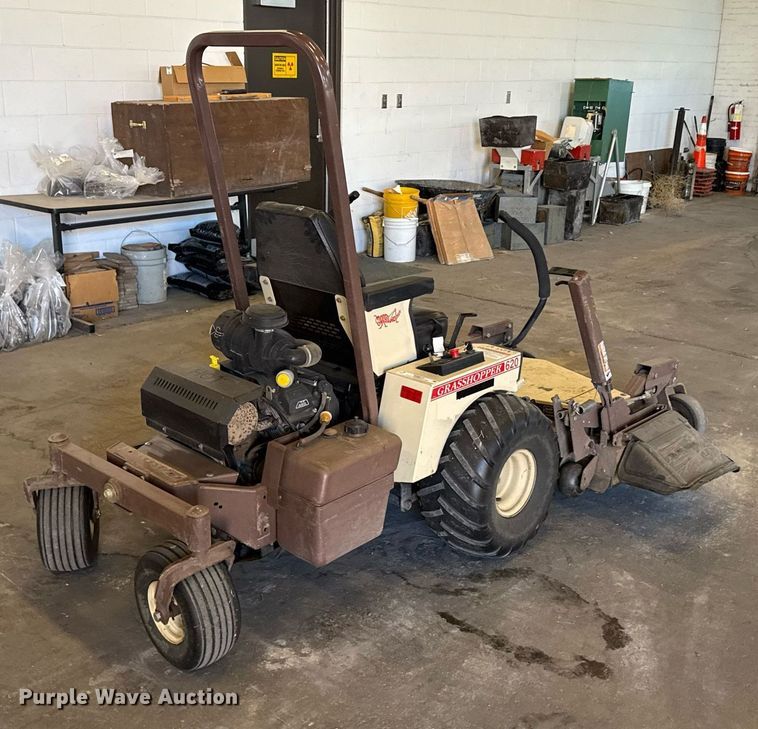image for item NN9677 Grasshopper 620 ZTR lawn mower