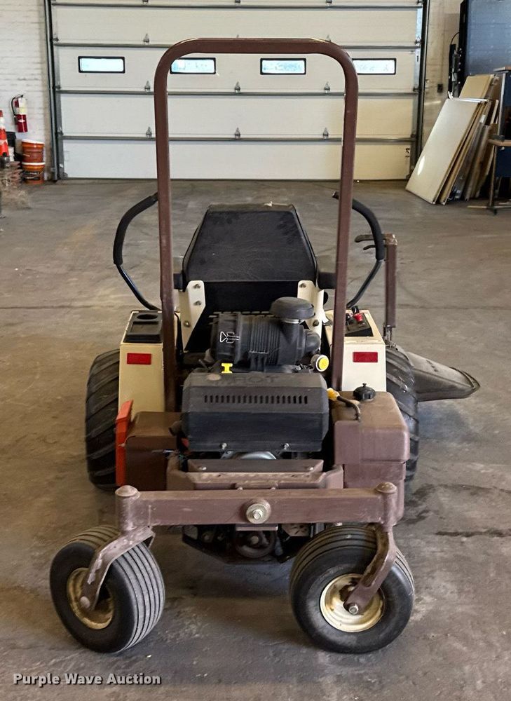 image for item NN9677 Grasshopper 620 ZTR lawn mower