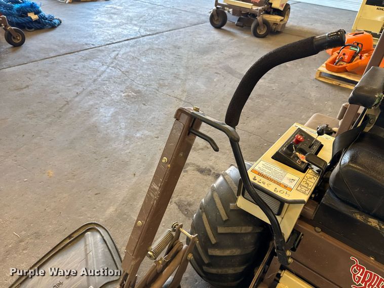 image for item NN9677 Grasshopper 620 ZTR lawn mower