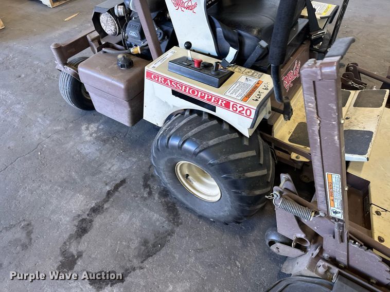 image for item NN9677 Grasshopper 620 ZTR lawn mower