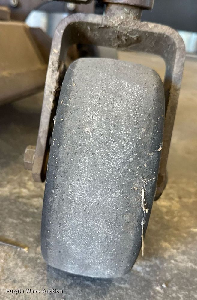 image for item NN9677 Grasshopper 620 ZTR lawn mower