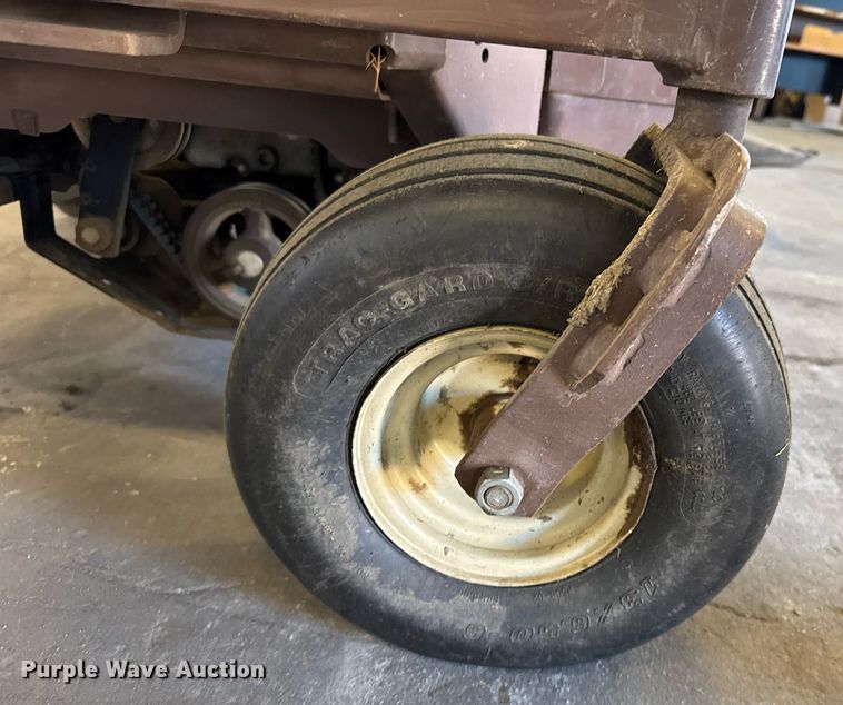 image for item NN9677 Grasshopper 620 ZTR lawn mower