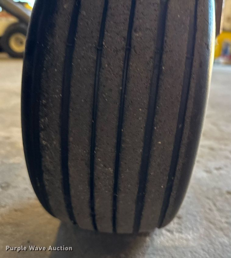 image for item NN9677 Grasshopper 620 ZTR lawn mower