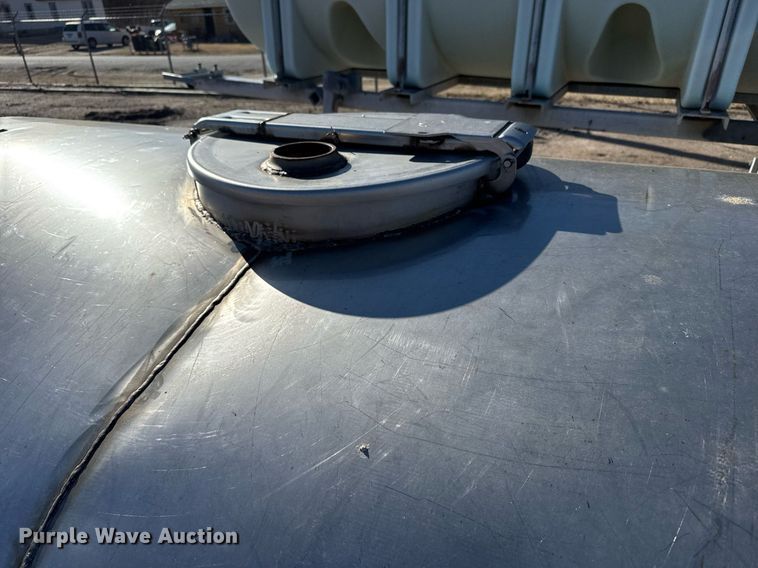 image for item NN9679 Stainless steel tank