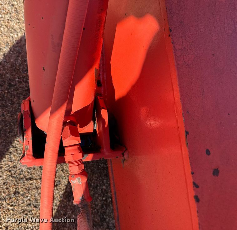 image for item NN9680 1994 Landoll tilt deck equipment trailer