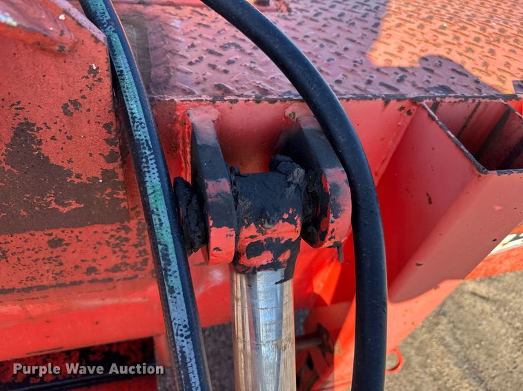 image for item NN9680 1994 Landoll tilt deck equipment trailer