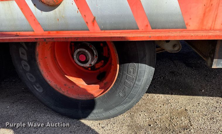 image for item NN9680 1994 Landoll tilt deck equipment trailer