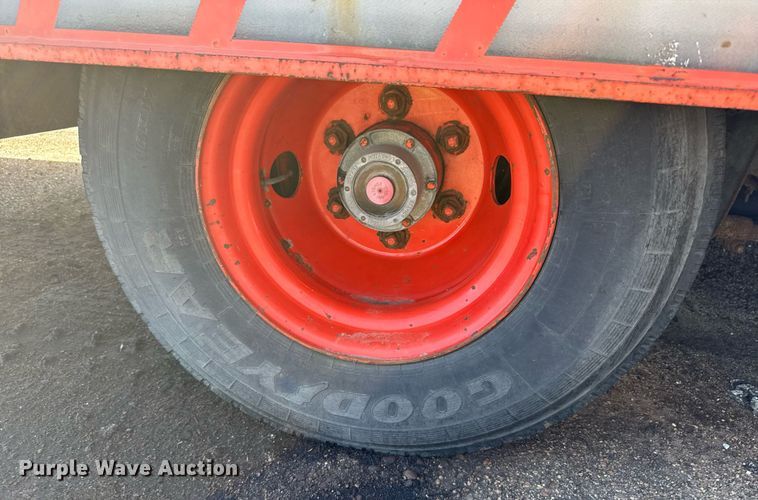 image for item NN9680 1994 Landoll tilt deck equipment trailer