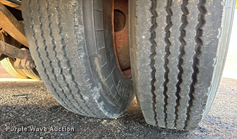 image for item NN9680 1994 Landoll tilt deck equipment trailer