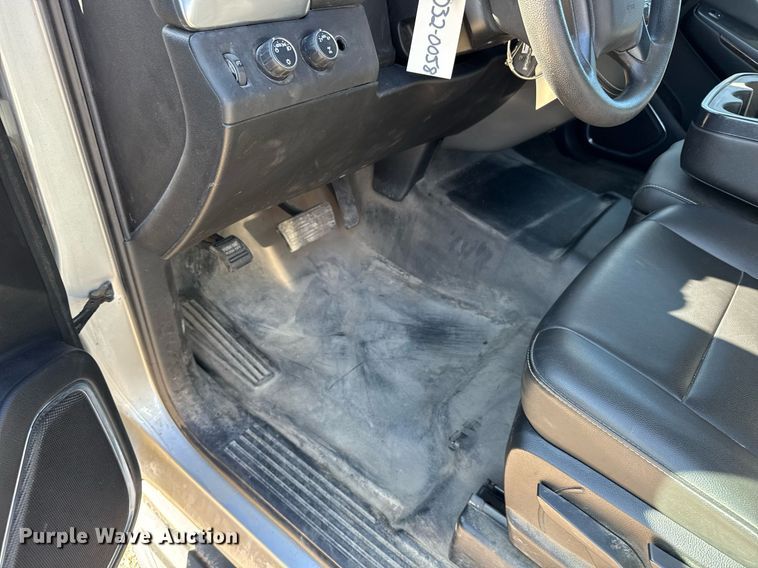 image for item NN9684 2018 Chevrolet Suburban SUV