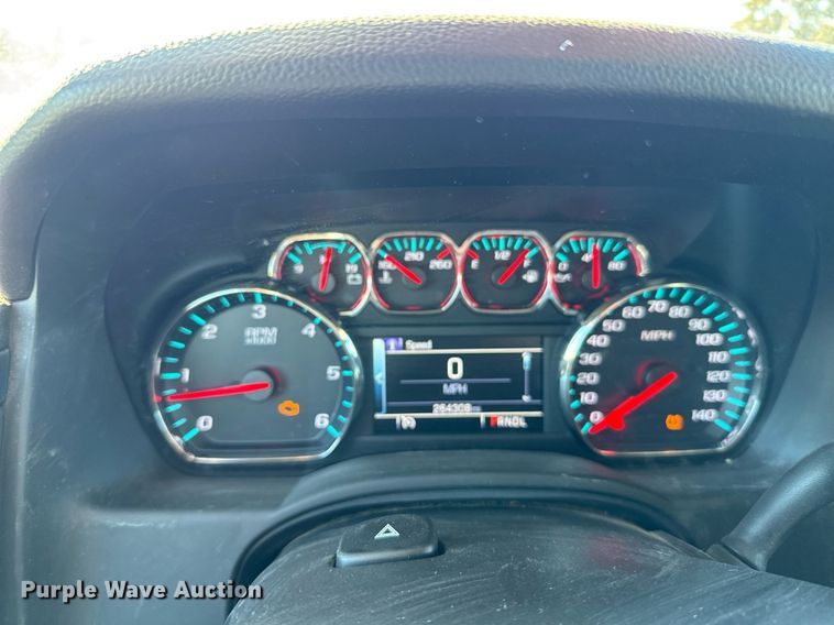 image for item NN9684 2018 Chevrolet Suburban SUV