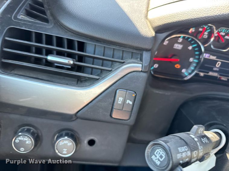 image for item NN9684 2018 Chevrolet Suburban SUV