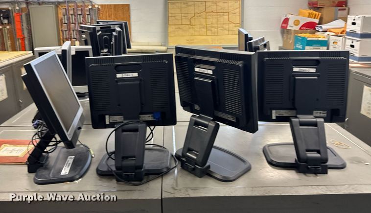 image for item NN9685 (13) HP monitors