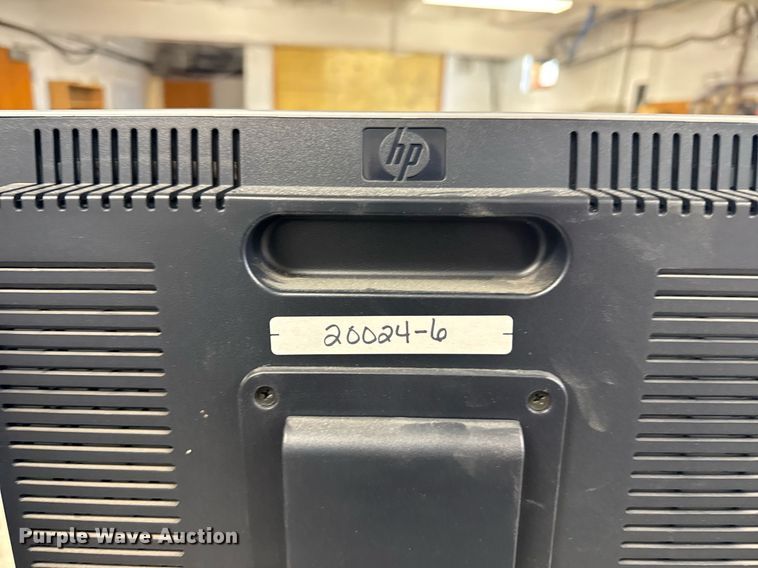 image for item NN9685 (13) HP monitors