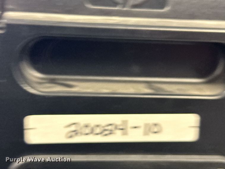 image for item NN9685 (13) HP monitors