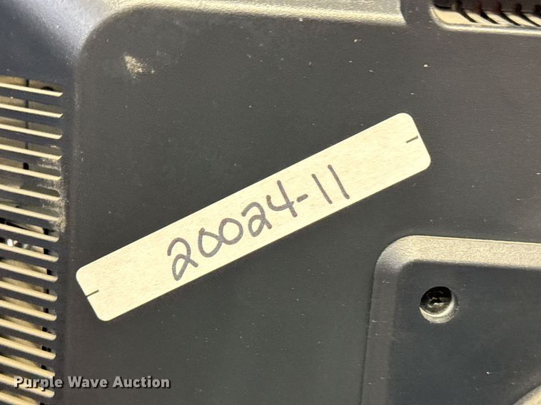 image for item NN9685 (13) HP monitors