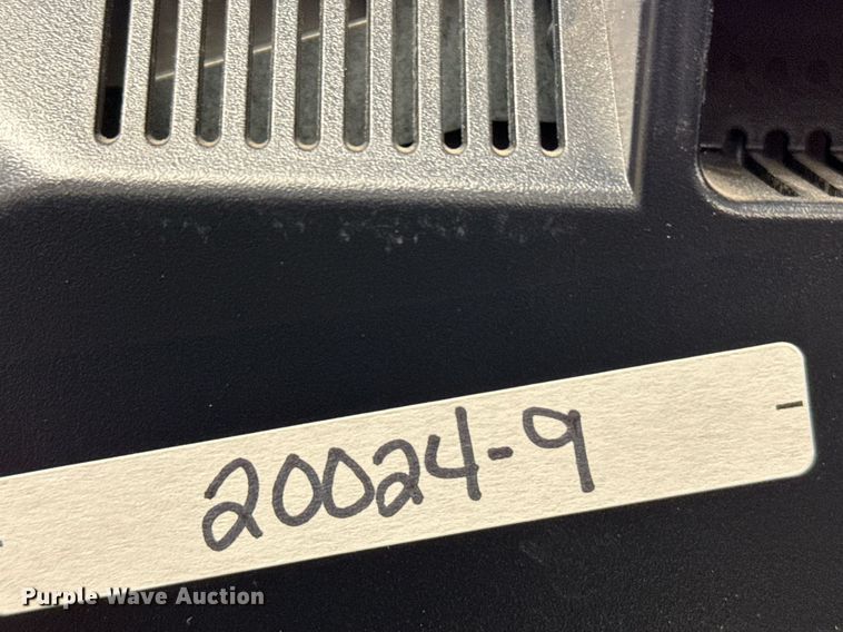 image for item NN9685 (13) HP monitors