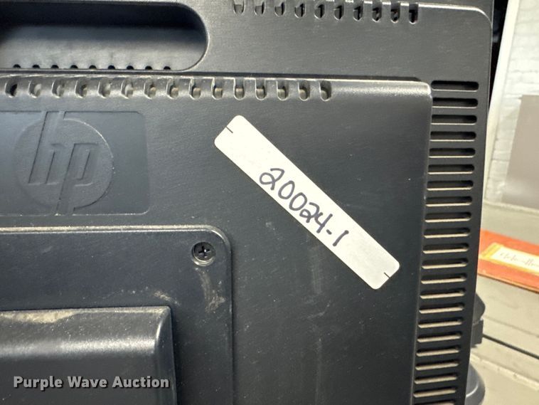 image for item NN9685 (13) HP monitors