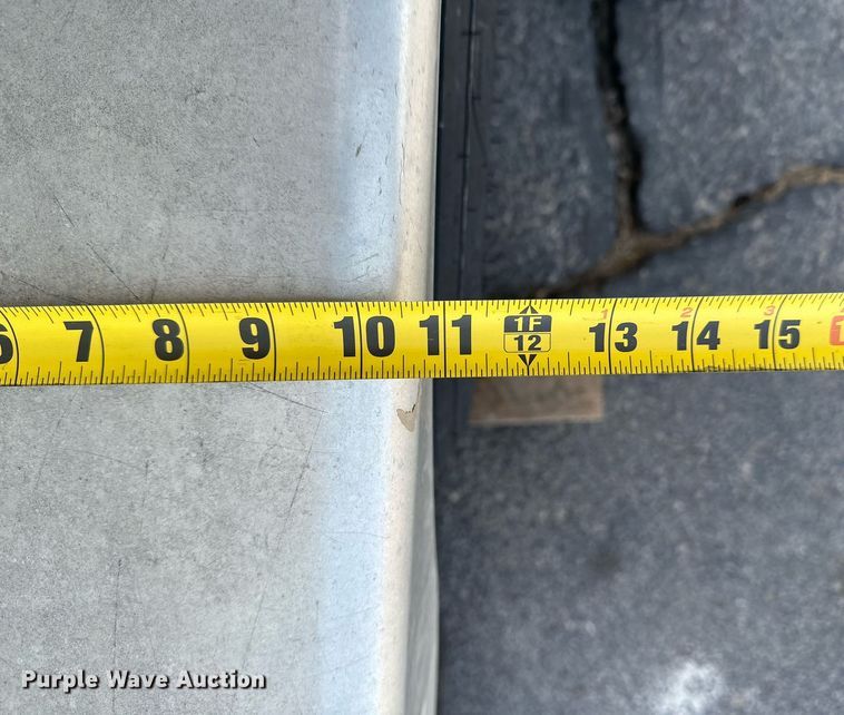 image for item DF8463 2004 Pace American enclosed cargo trailer