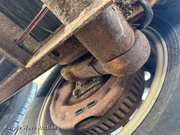 image for item DF8463 2004 Pace American enclosed cargo trailer