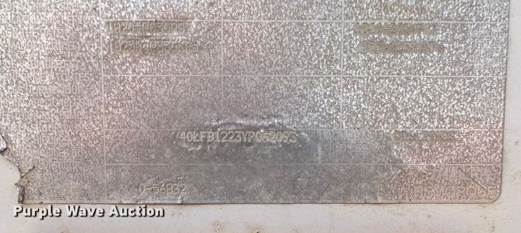 image for item DF8464 2000 Pace American enclosed cargo trailer