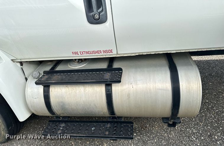 image for item DF8465 2012 International DuraStar 4300 box truck