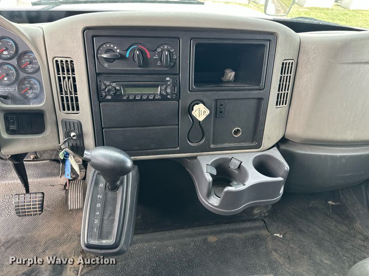 image for item DF8465 2012 International DuraStar 4300 box truck