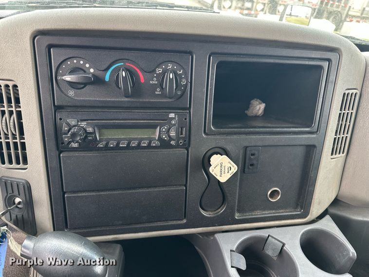 image for item DF8465 2012 International DuraStar 4300 box truck