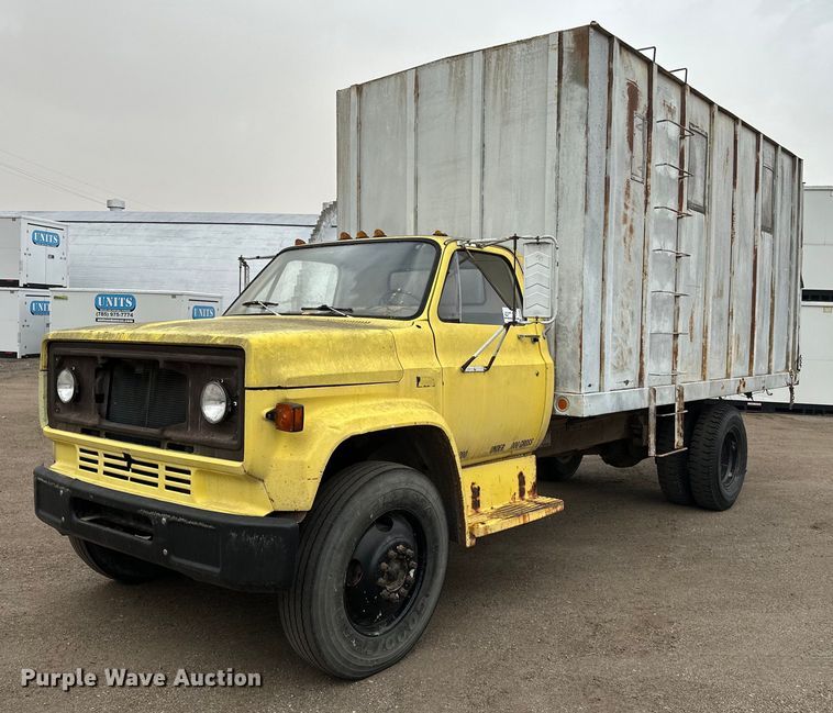 image for item DF8466 1982 GMC 7000 chipper truck