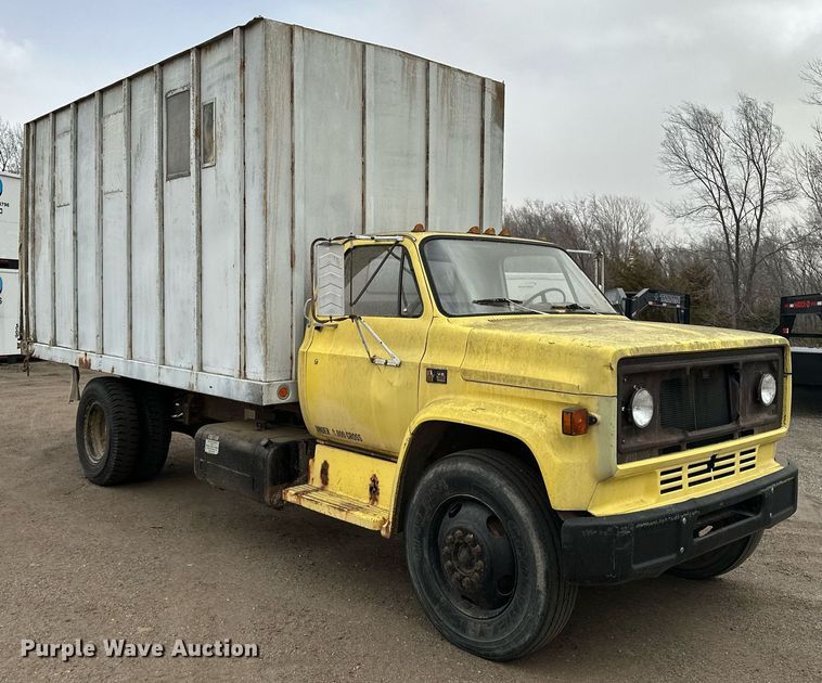 image for item DF8466 1982 GMC 7000 chipper truck