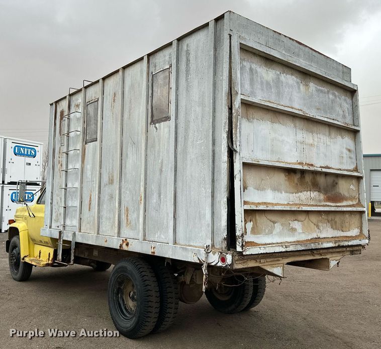 image for item DF8466 1982 GMC 7000 chipper truck