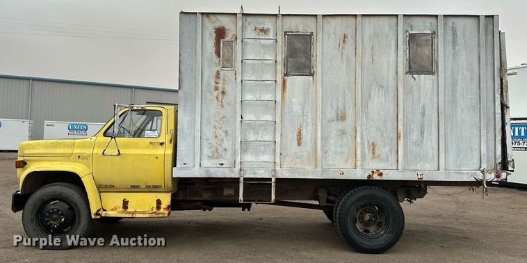 image for item DF8466 1982 GMC 7000 chipper truck